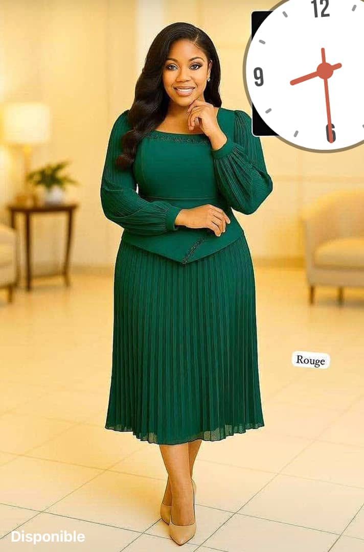 Robe midi plissé péplum col carré